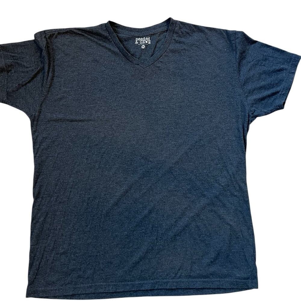 Seeded & Sewn men’s size XXL short sleeve V-neck T-shirt